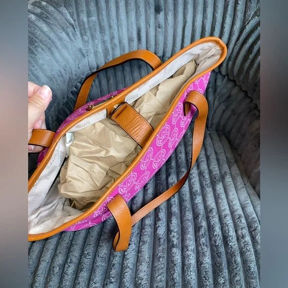 Michael Kors pink shoulder bag - Picture 3 of 11